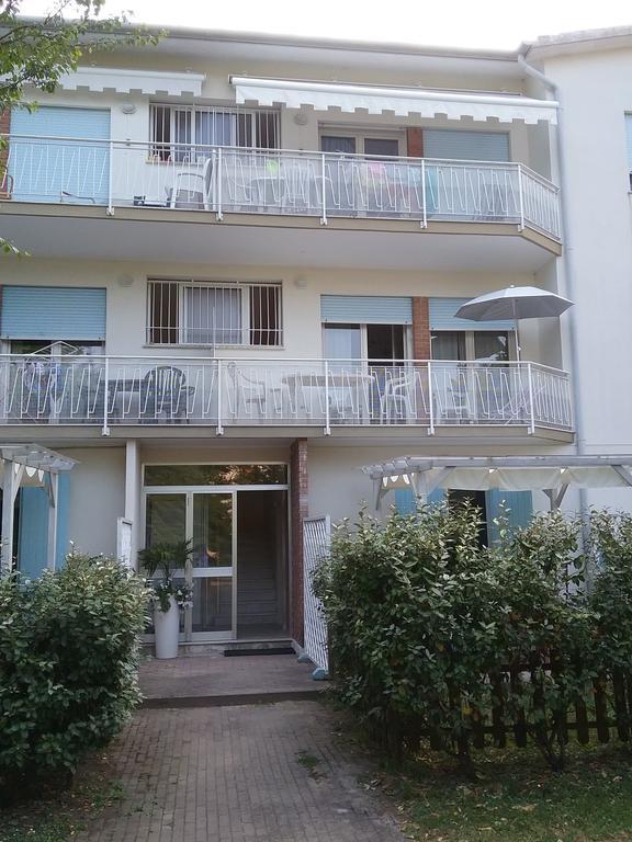 Casa Marialuigia - Appartamenti Solo Per Famiglie Lido di Jesolo Eksteriør billede