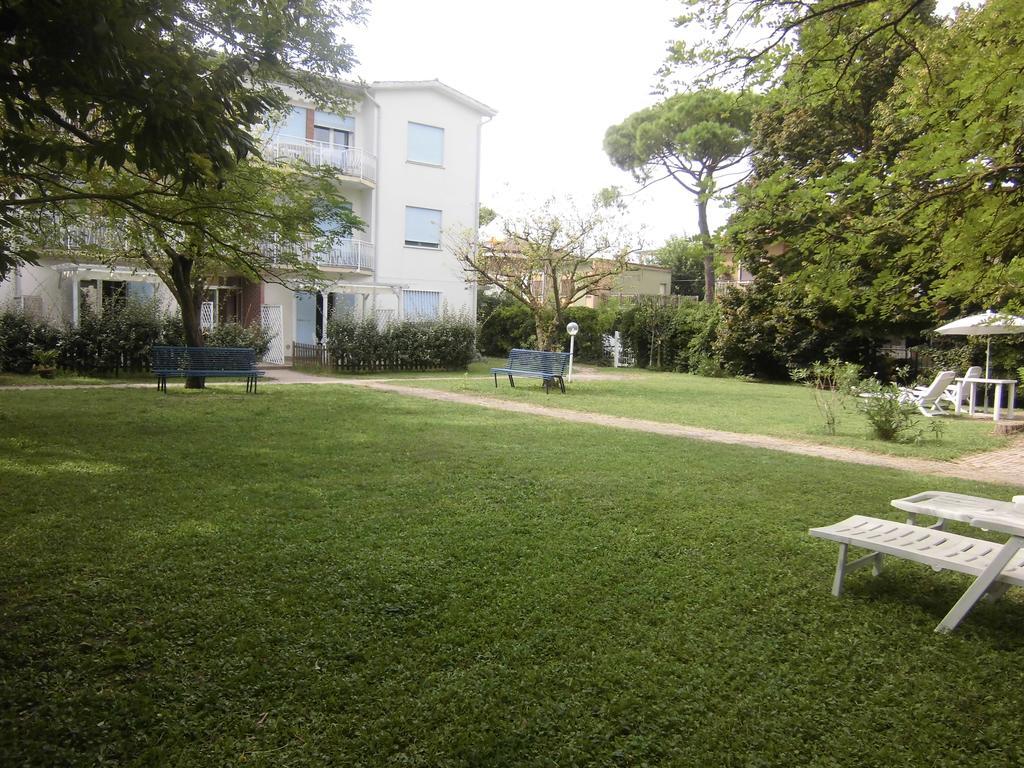 Casa Marialuigia - Appartamenti Solo Per Famiglie Lido di Jesolo Eksteriør billede
